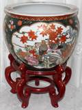051557 CHINESE JARDINIRE H 10 ON A WOOD STAND