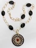 050500 14KT YGOLD CARNELIAN  BLACK ONYX NECKLACE