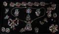 070482 COSTUME JEWELRY ENSEMBLE THIRTEEN PIECES