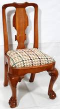 070476 QUEEN ANNE STYLE CHILDS CHAIR MAHOGANY