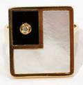 121096 18KT YELLOW GOLD ONYX  MOTHEROFPEARL RING