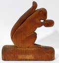 011182 ERNEST BRADEEN HANDCARVED WOOD SQUIRREL H 7