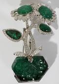 122108 18KT WHITE GOLD EMERALD  DIAMOND PIN