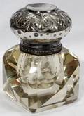 111256 CRYSTAL INKWELL WITH SILVERPLATE HINGED COVER