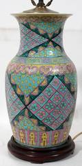 111349 CHINESE PORCELAIN LAMP C 1900 H 13
