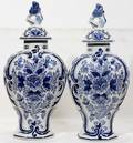 101414 DELFT POTTERY COVERED URNS PAIR H 16 12