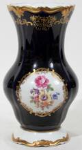111418 WEIMAR GERMAN PORCELAIN VASE H 8