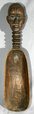 010329 CARVED AFRICAN GRAIN SCOOP 19TH C L 26