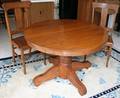 120360 ROUND OAK DINING TABLE AND TWO CHAIRS 3 PCS