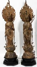 122420 MODERN FIGURAL LAMPS PAIR