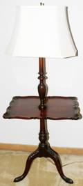 111493 GEORGIAN STYLE MAHOGANY TABLELAMP MID 20TH C