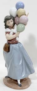 010421 LLADRO PORCELAIN FIGURE WITH BALLOONS H 10