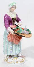 121025 MEISSEN FIGURE WOMAN SELLING VEGETABLES