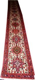 011150 HERIZ PERSIAN RUNNER 19 0 X 2 6