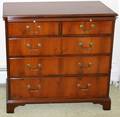041199 GEORGIAN STYLE MAHOGANY CHEST OF DRAWERS
