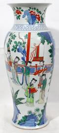 011202 ANTIQUE CHINESE PORCELAIN VASE H 21 12