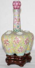 051274 CHINESE FAMILLE ROSE PORCELAIN CROCUS VASE