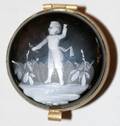 041255 MARY GREGORY ENAMEL  CRYSTAL SNUFF BOX 19TH C