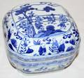 031204 CHINESE PORCELAIN COVERED BOX H 4 L 5 D 5