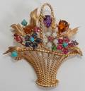 022169 14 KT YGOLD  MULTI STONE FLORALBASKET BROOCH