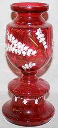 011256 CRANBERRY GLASS VASE C 1880 H 9