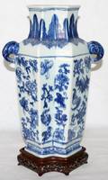 051436 CHINESE BLUE  WHITE VASE H 13 W 8