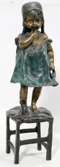 042373 BRONZE FIGURE OF GIRL STANDING ON BENCH