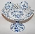 051484 MEISSEN BLUE ONION PORCELAIN COMPOTE H 9
