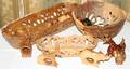 040488 AFRICAN CARVED WOOD TRAYS NAPKIN RINGS ETC