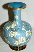 030509 CLOISONN BLUE VASE WHITE FLORAL H 7