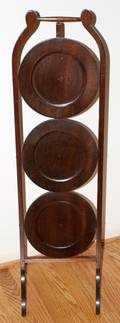 010527 MAHOGANY PIE PLATE STAND H 41 W 11