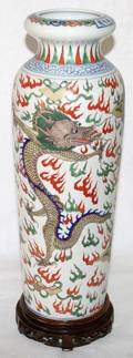051053 CHINESE WUCAI PORCELAIN  ENAMEL VASEH 17 12