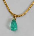 041054 22KT GOLD NECKLACE WGREEN STONE PENDANT L 15
