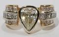 041048 18KT GOLD  176CT PEAR SHAPED DIAMOND RING