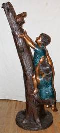 082077 BRONZE GARDEN FIGURE TWO CHILDREN ON TREE