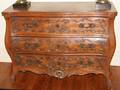 071131 WALNUT CHEST OF THREE DRAWERS H 35 W 47
