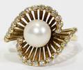111311 14KT GOLD PEARL  DIAMOND RING
