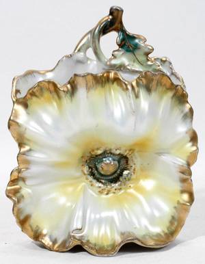 110243 ROYAL BAYREUTH PORCELAIN POPPY WALL POCKET W 3