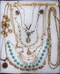 080386 COSTUME JEWELRY NECKLACES ELEVEN