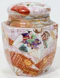 082337 JAPANESE KUTANI PORCELAIN OCTAGONAL COVERED JAR