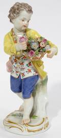 072379 MEISSEN PORCELAIN FIGURINE LITTLE BOY WITH