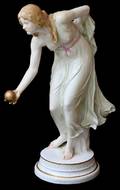 121124 MEISSEN PORCELAIN FIGURE H 15 W 10