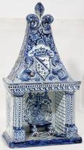 111235 DUTCH DELFT FIREPLACEFORM BOX WCOAT OF ARMS