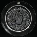 111395 LALIQUE CRYSTAL ANNUAL PLATE POAN PEACOCK