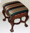 121373 CHIPPENDALE STYLE MAHOGANY BENCH H 20 W 17