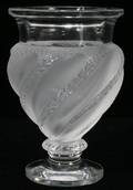 122483 LALIQUE FROSTED CRYSTAL VASE H 5 34