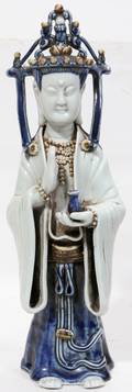 121556 CHINESE PORCELAIN FIGURE OF QUAN YIN