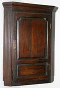 111036 ENGLISH OAK HANGING CORNER CUPBOARD WSINGLES