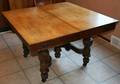 110010 AMERICAN ANTIQUE OAK DINING TABLE  2 LEAVES