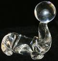 121124 STEUBEN GLASS FIGURE SEAL BALANCING A BALL